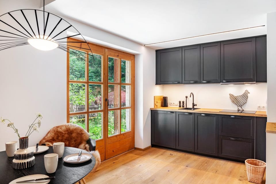 Property building, Kitchen or kitchenette, Living room