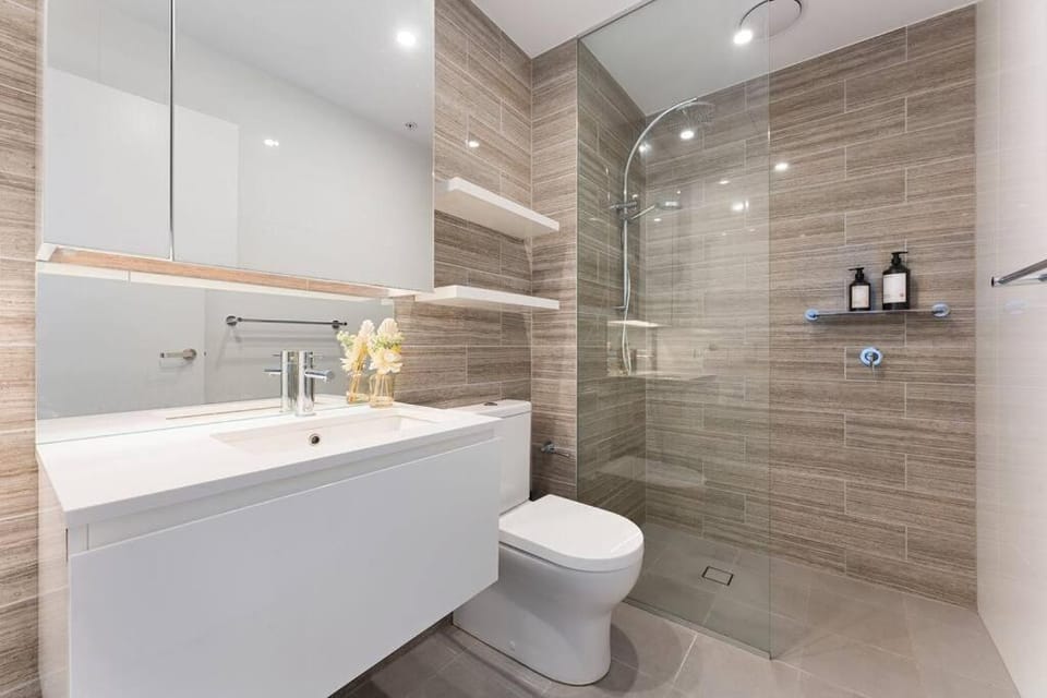 Lakeview Luxury 3Bedrooms Apt Wolli Creek close to Airport CBD Apartment in Sydney