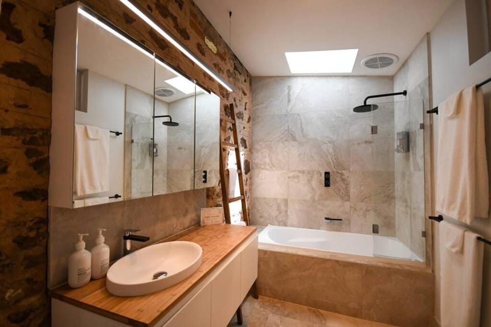 Gabby's Cottage Country House in Adelaide