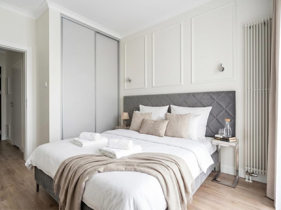 Bed, Photo of the whole room, Bedroom, towels, wardrobe