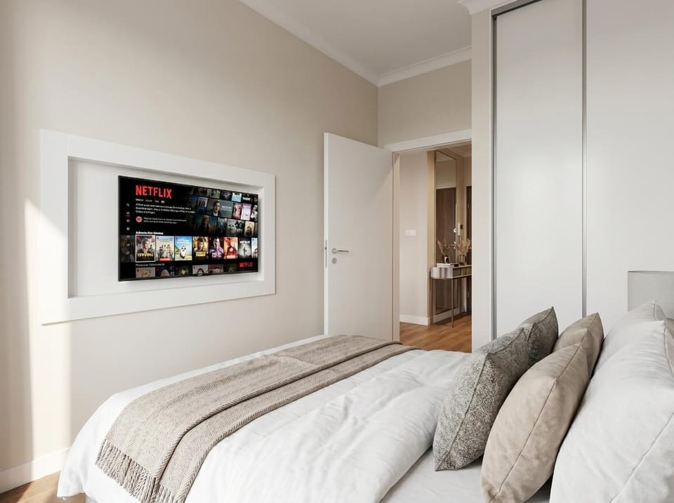 Bed, TV and multimedia, Photo of the whole room, Bedroom