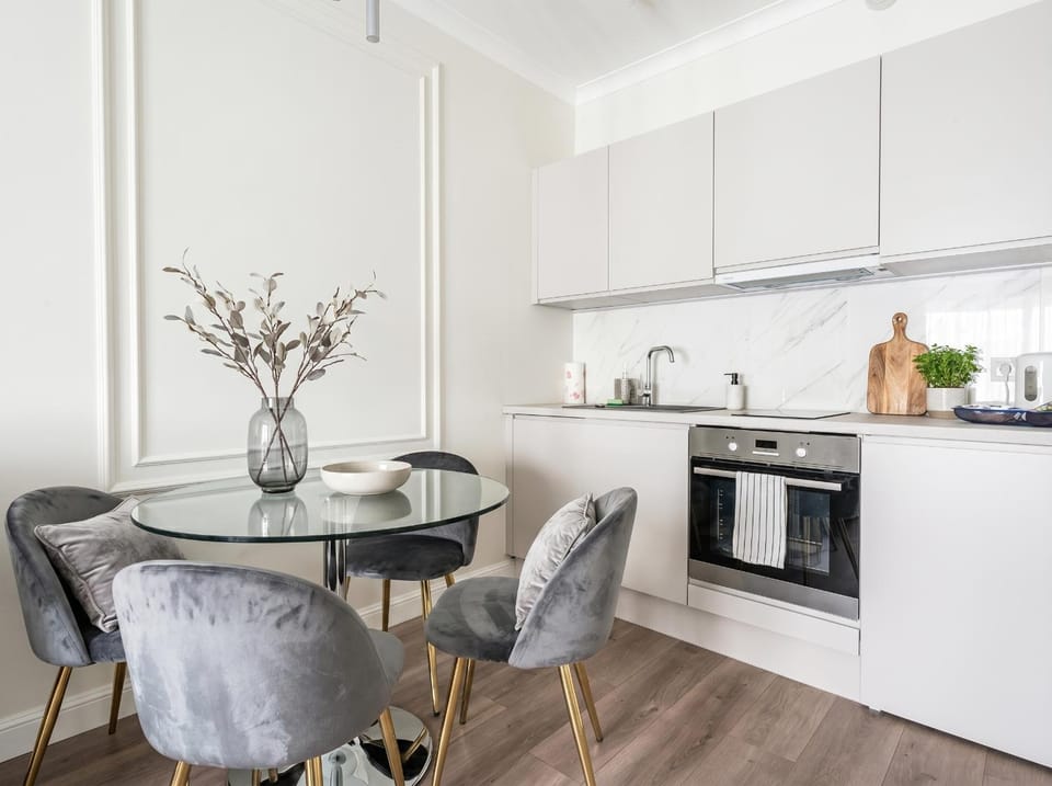 Kitchen or kitchenette, Dining area, minibar, oven, pet friendly, stove