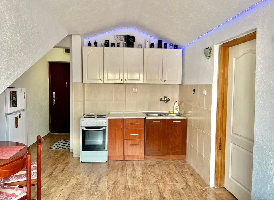 Homestay LGBT friendly - DOUBLE BED ROOM Vacation rental in Budva