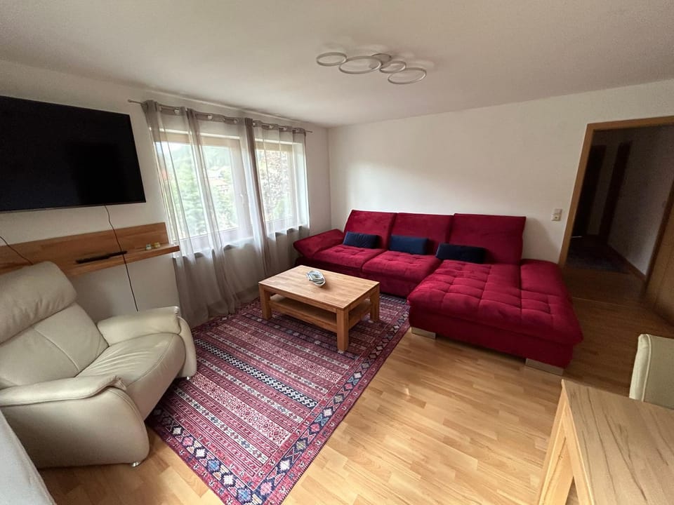 TV and multimedia, Living room, Photo of the whole room, Seating area