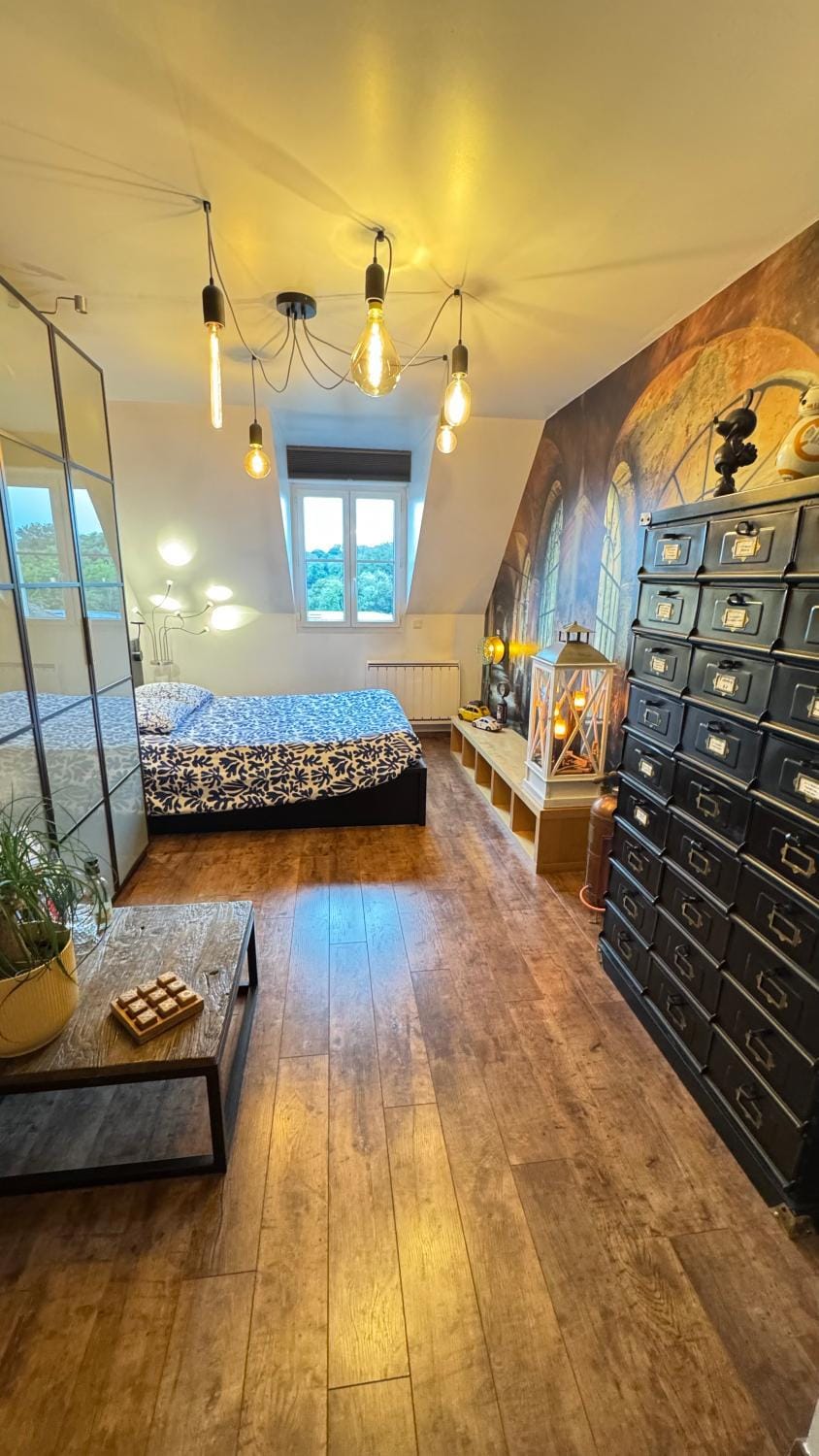 Bed, Photo of the whole room, Bedroom, wardrobe