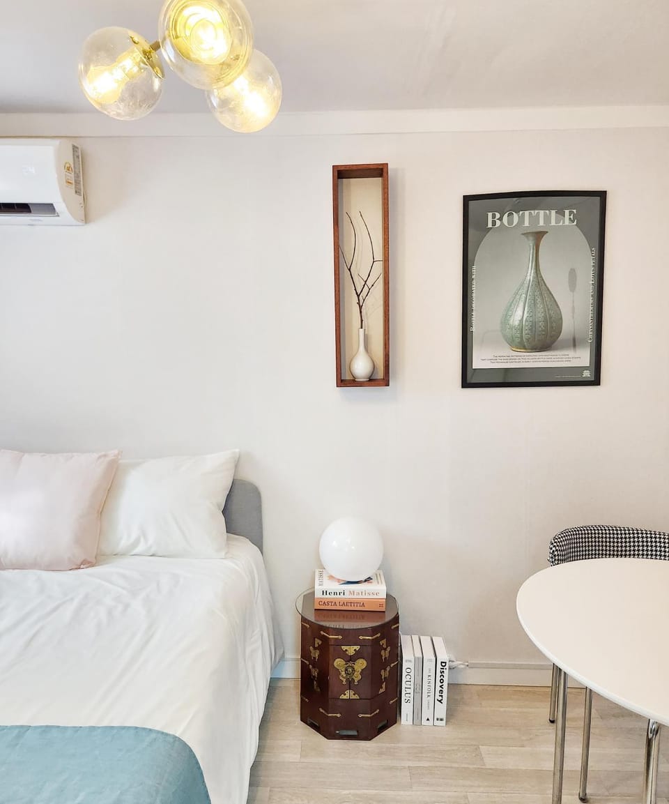 Bed, Photo of the whole room, Bedroom