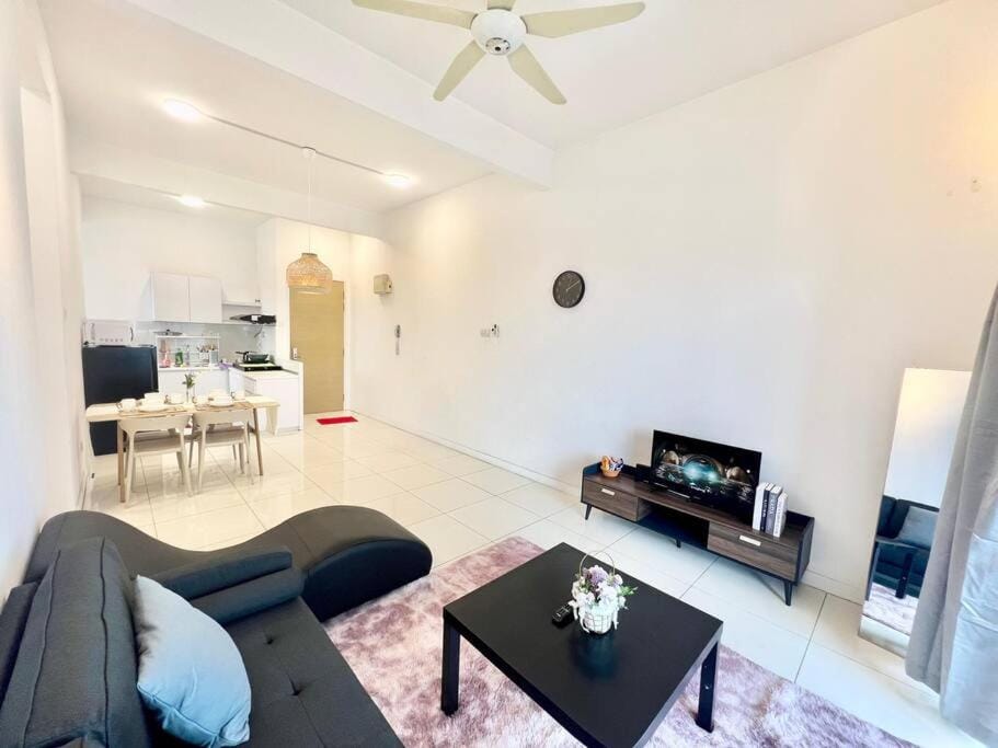 SD 1-10Pax Puchong Sky Pod Residence IOI Mall WiFi Apartment in Subang Jaya