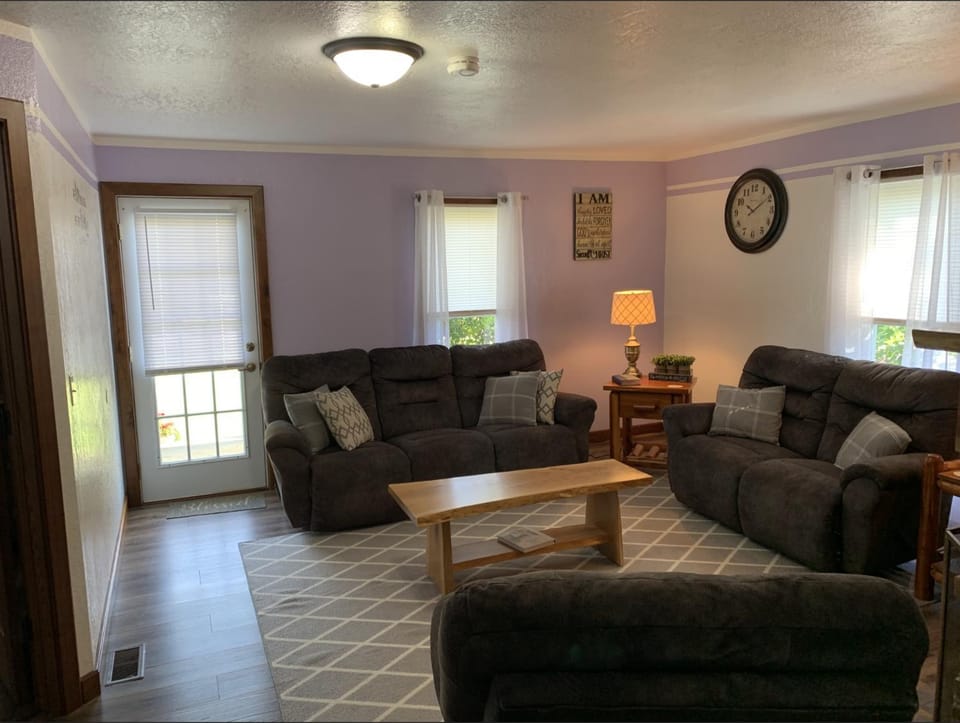 Peaceful Meadows House in Indiana