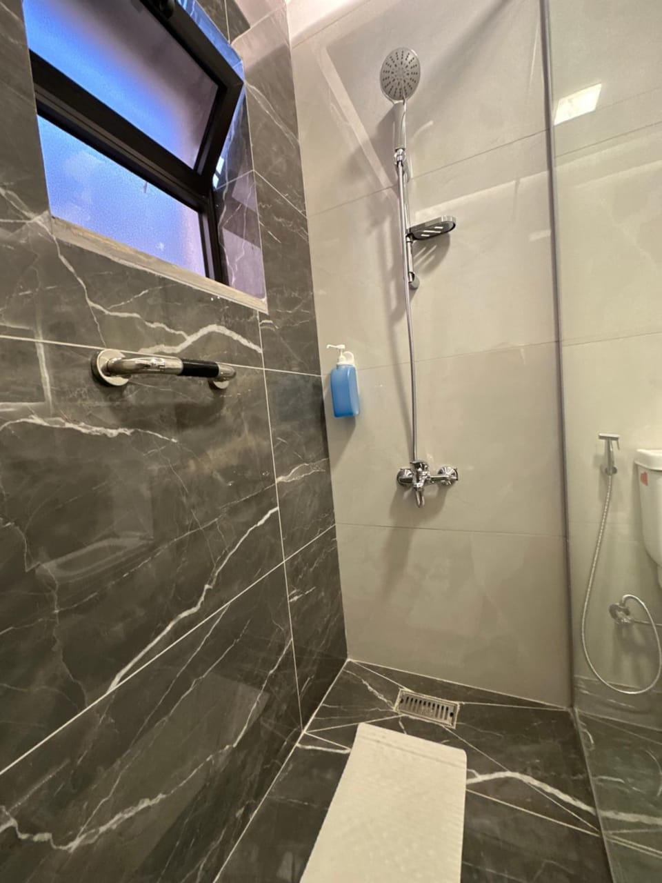 006 AL-NAJEH JRE Apartments For Rent ave Apartment in Africa