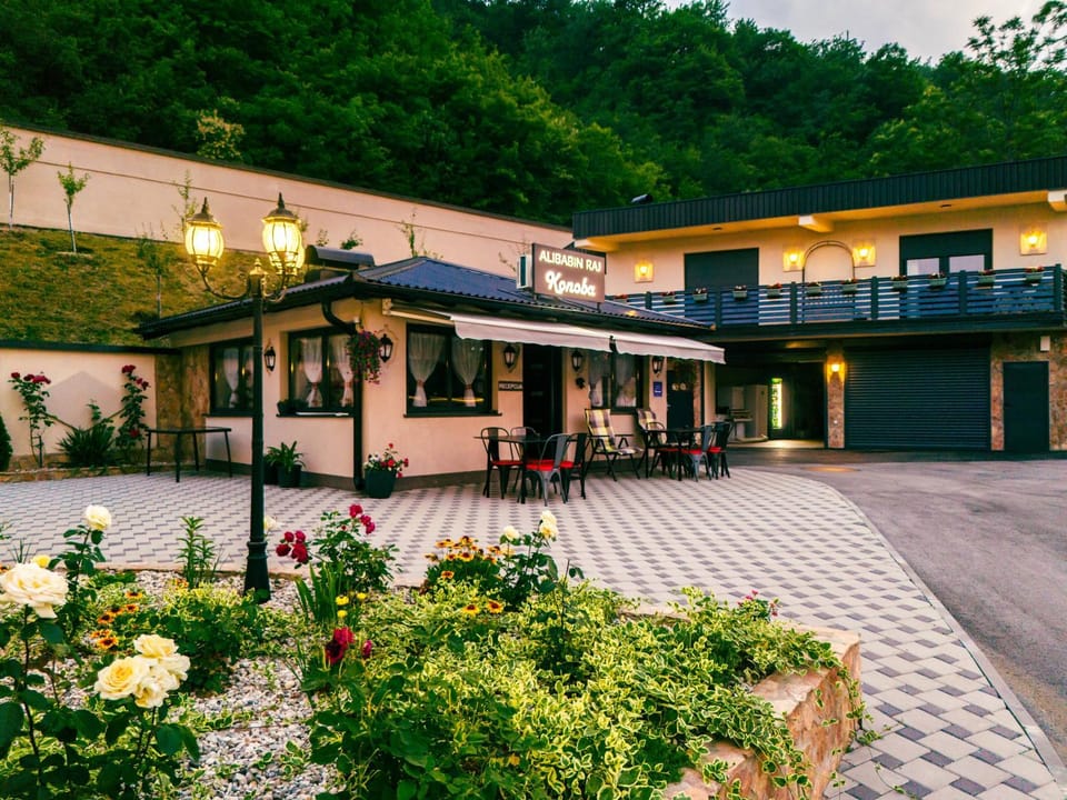 Restaurant/places to eat, Day
