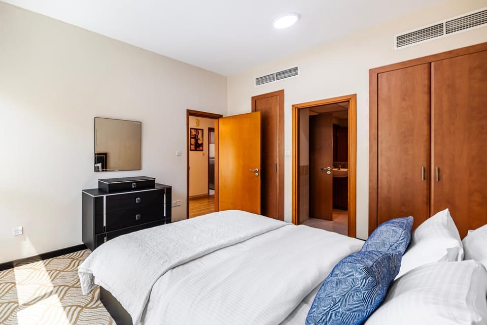 Bed, Photo of the whole room, Bedroom, wardrobe, air conditioner