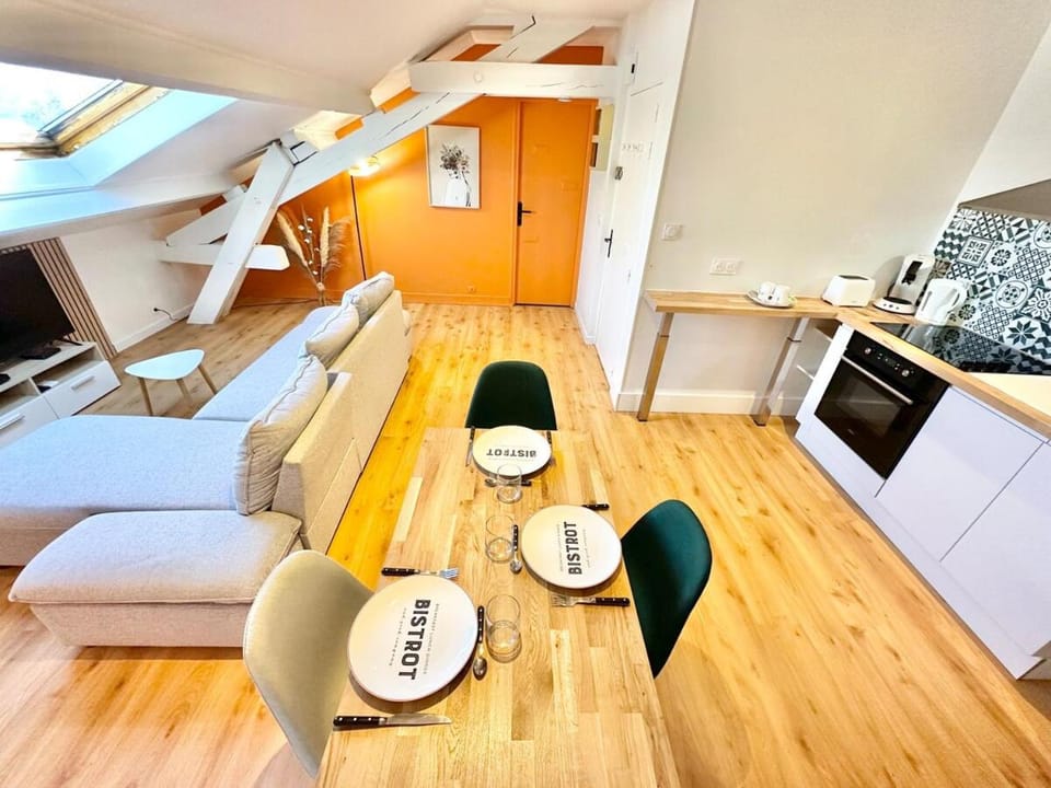 Kitchen or kitchenette, Living room, Dining area