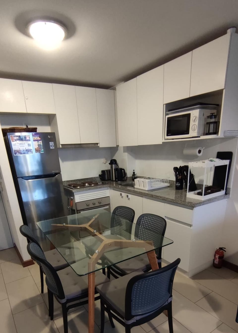 Kitchen or kitchenette, Dining area, oven, stove