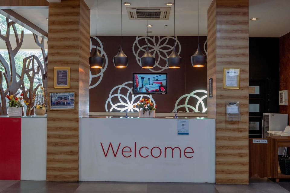 Restaurant/places to eat, Food and drinks