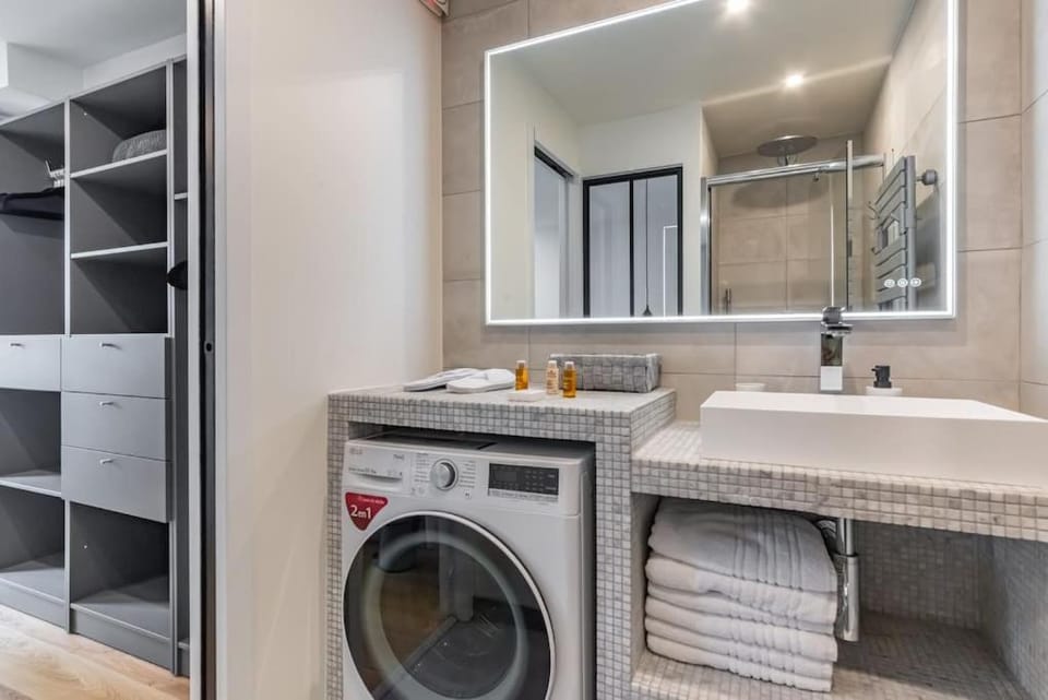 Renovated apartment close to Opera Apartment in Paris