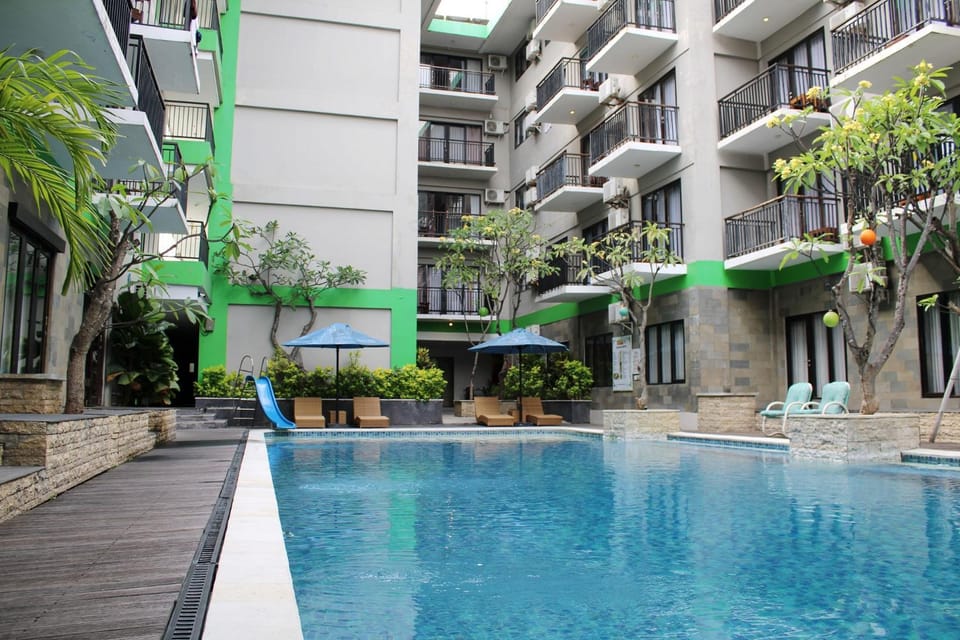 Swimming pool