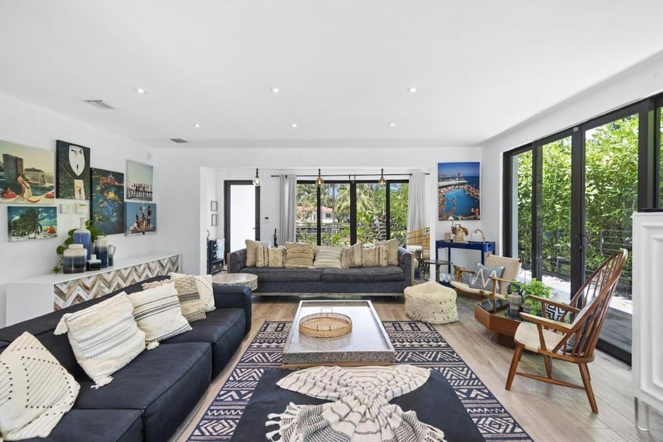 The Waterhouse- Amazing Villa With Infinity Pool House in Miami Shores
