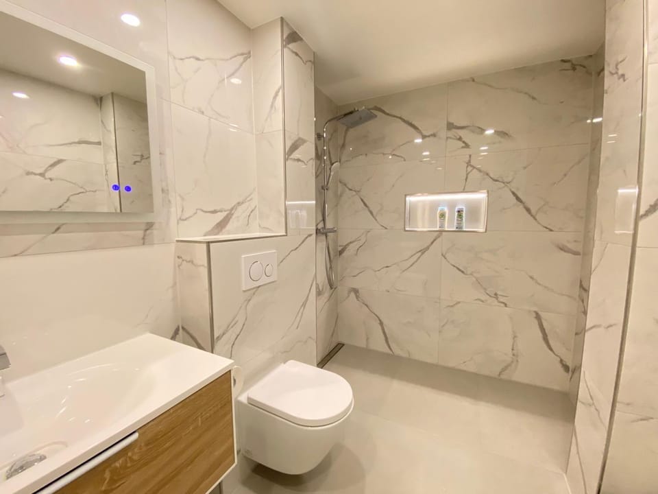 Shower, Toilet, Bathroom