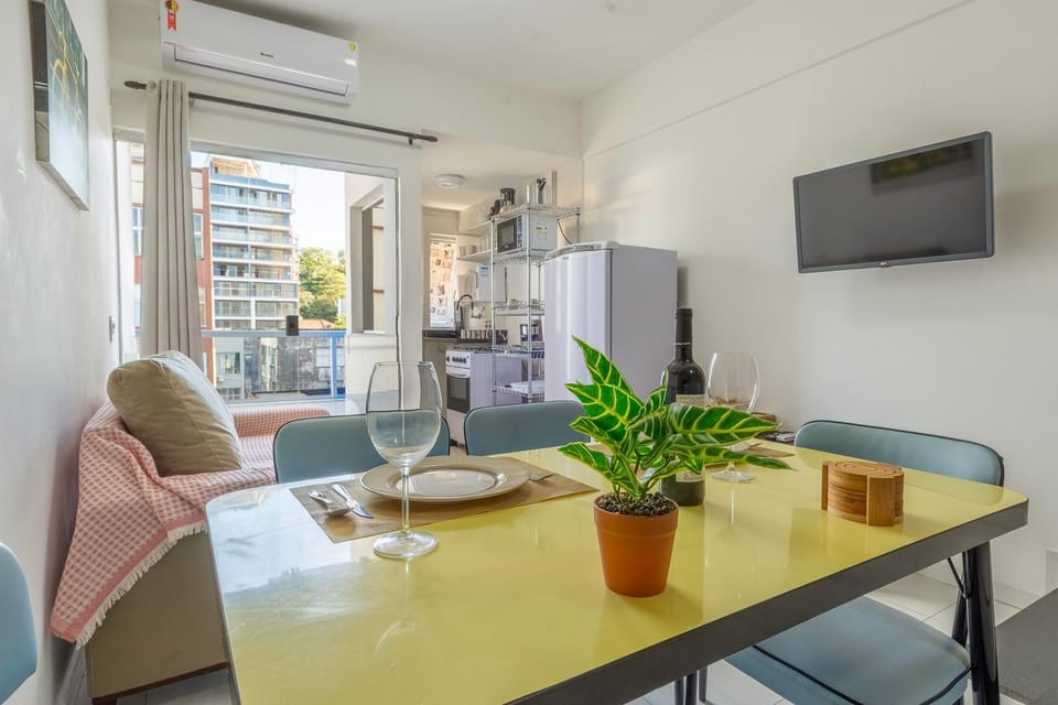 TV and multimedia, Balcony/Terrace, Kitchen or kitchenette, Seating area, Dining area, air conditioner