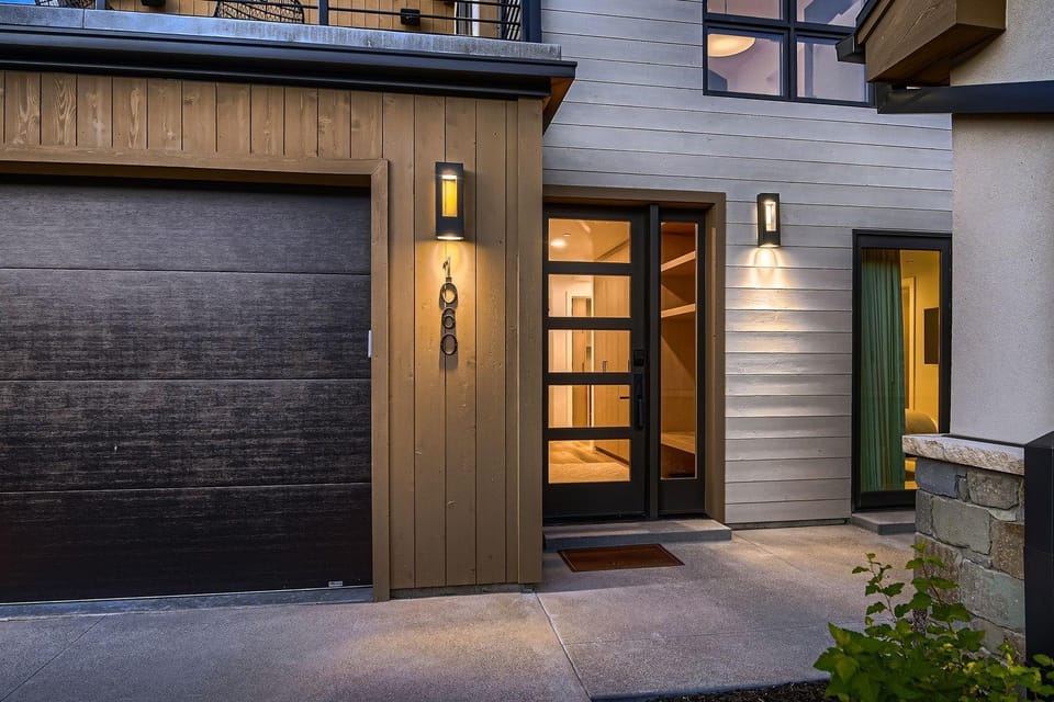 Property building, Facade/entrance