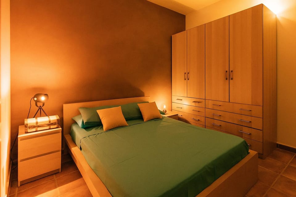 Bed, Bedroom, locker