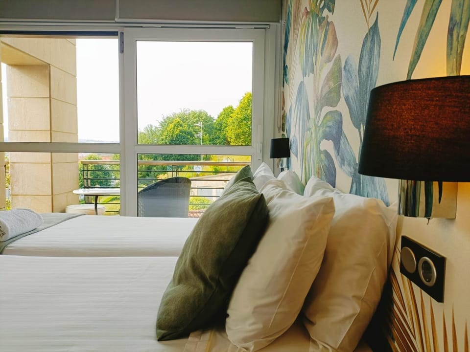 Bed, Coffee/tea facilities, View (from property/room), Balcony/Terrace, Non alcoholic drinks
