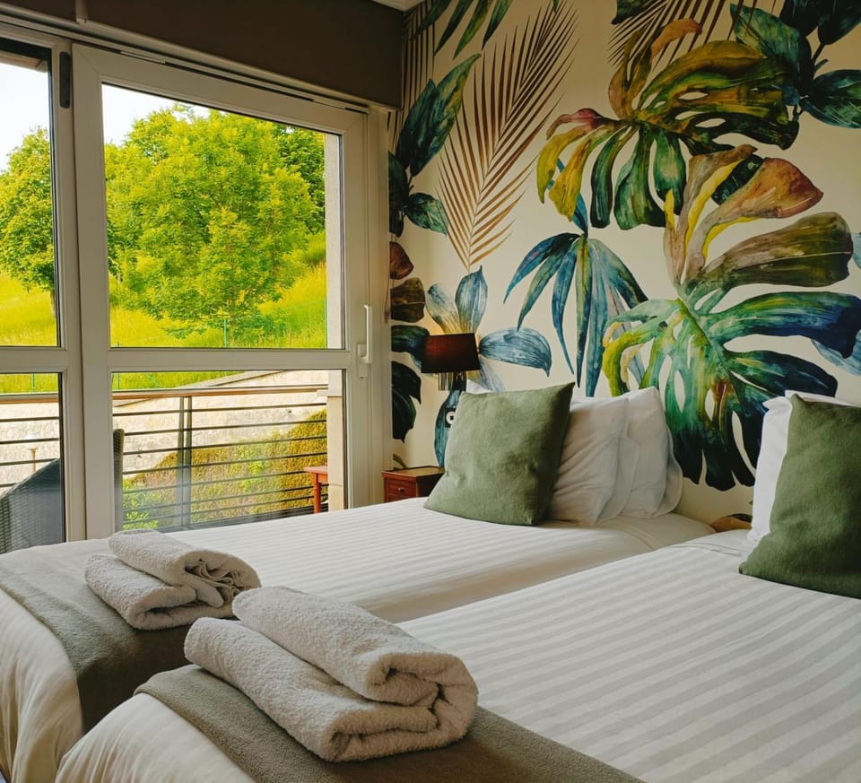 Shower, Toilet, Bed, TV and multimedia, Coffee/tea facilities, View (from property/room), Balcony/Terrace, Bedroom, Garden view, Mountain view, hair dryier, heating, internet, towels, wardrobe