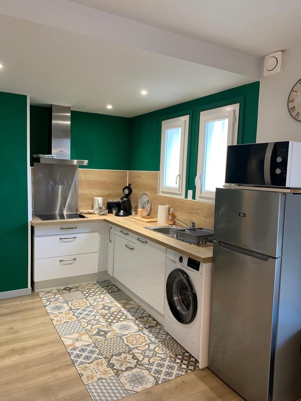 Kitchen or kitchenette