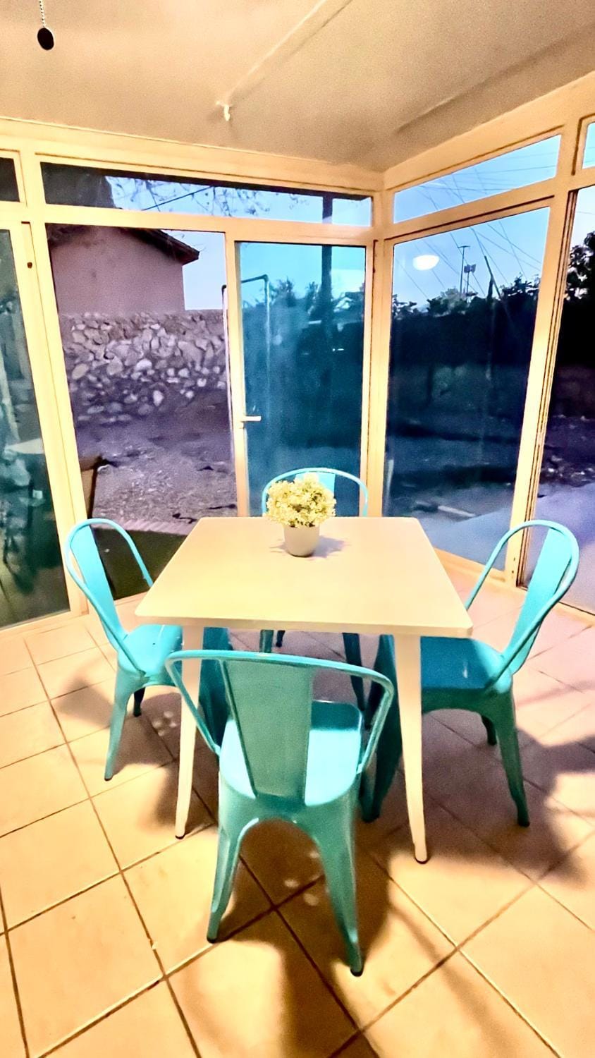 Apartment C, Restful,Cozy, close Sunland Park Mall Apartment in El Paso