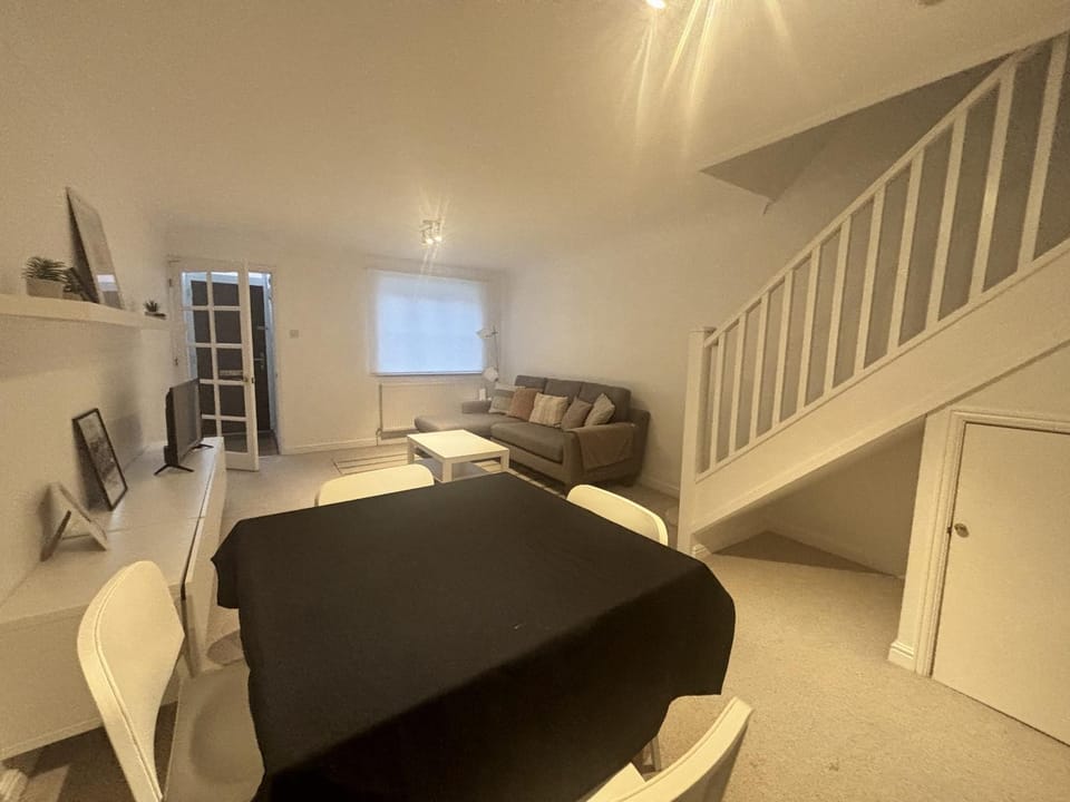 Communal lounge/ TV room, Living room