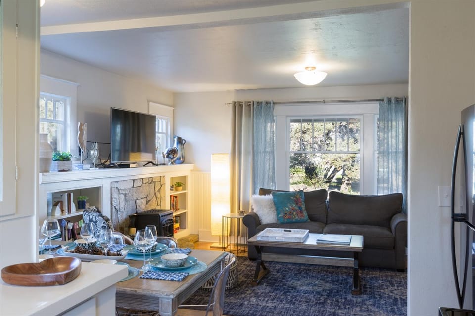 Bluebird Day - Star Cottage House in Bend