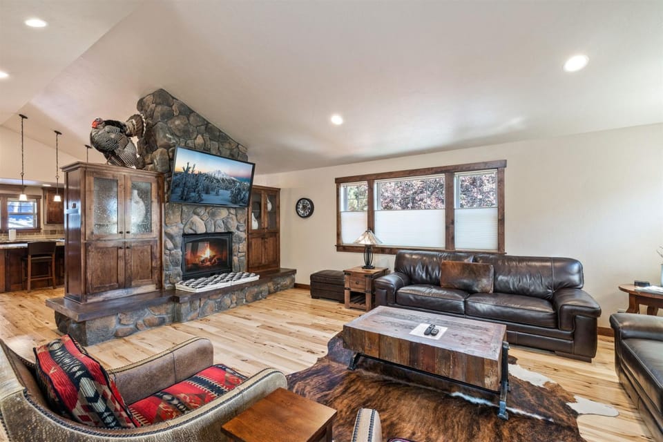 Bluebird Day - Drake Escape House in Bend