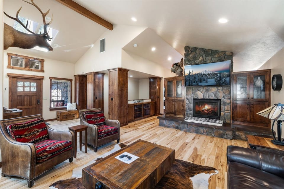 Bluebird Day - Drake Escape House in Bend