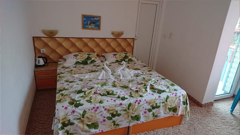 Sianie Guest House Bed and Breakfast in Burgas Province