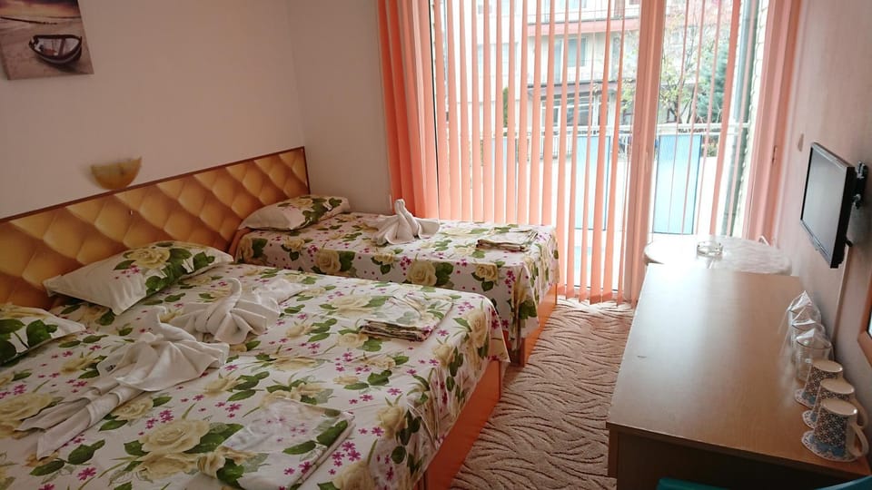 Sianie Guest House Bed and Breakfast in Burgas Province