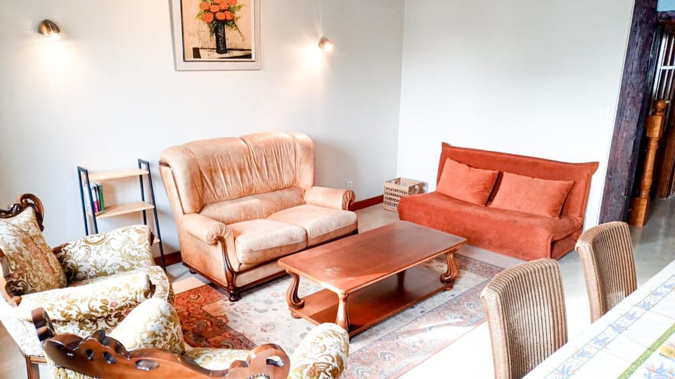Communal lounge/ TV room, Bed, Living room, Lounge or bar, Seating area