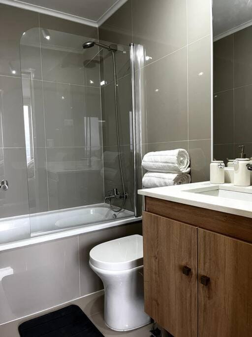 Shower, Bathroom, Bath, towels