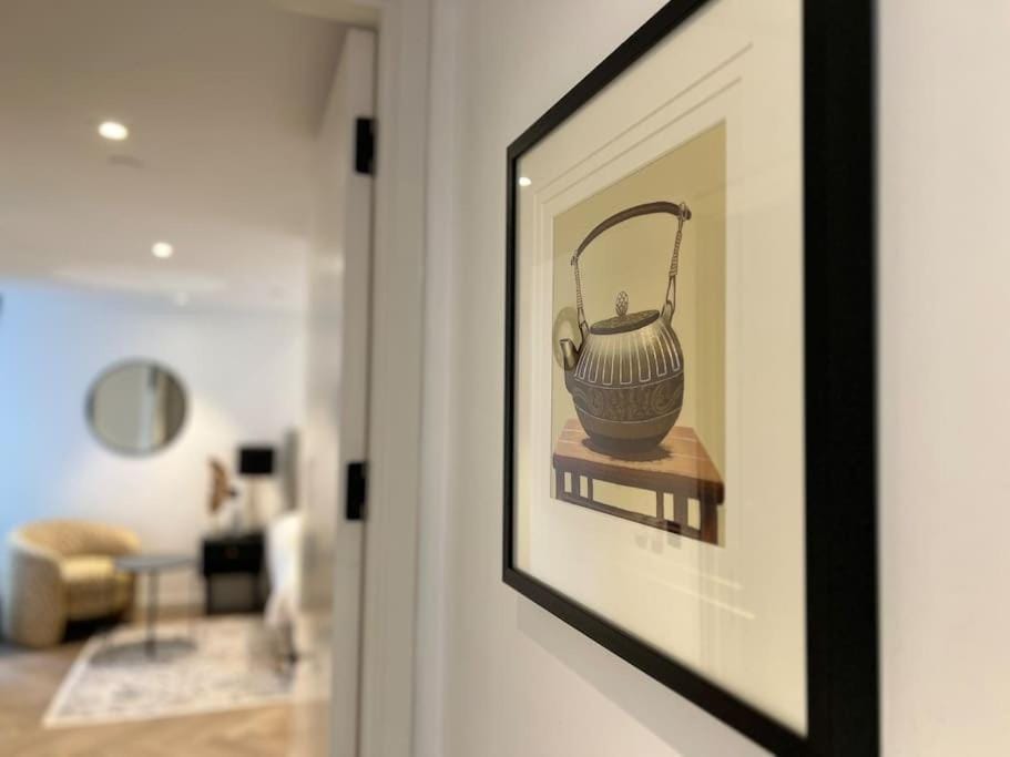Modern 2 Bed Flat at Battersea Apartment in London