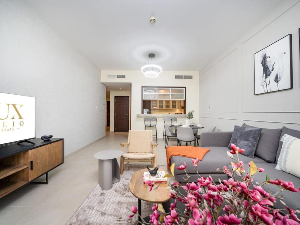 TV and multimedia, Living room, Seating area, air conditioner