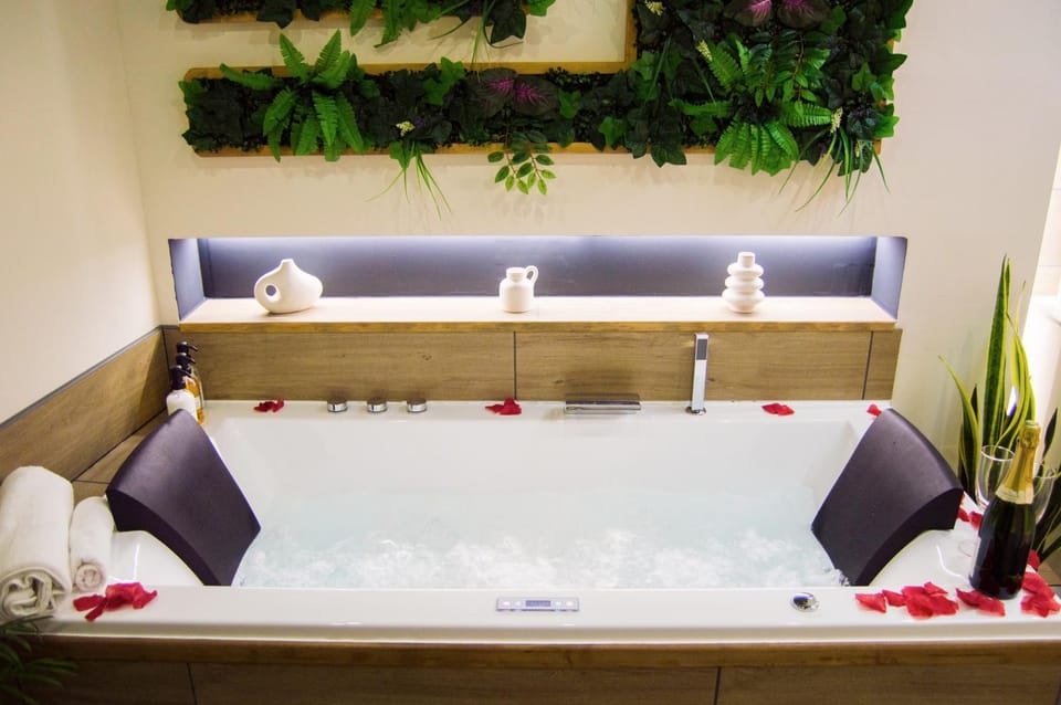 Hot Tub, Spa and wellness centre/facilities, Bath