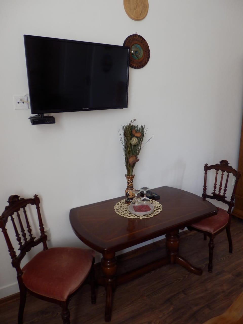 TV and multimedia, Photo of the whole room, Seating area