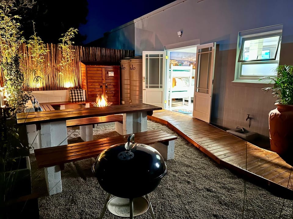 Night, BBQ facilities, Garden, Seating area, Evening entertainment, fireplace