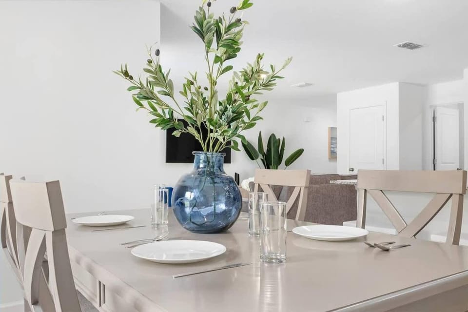 Springhill Retreat! 3 bed, 2 Bath! House in Spring Hill