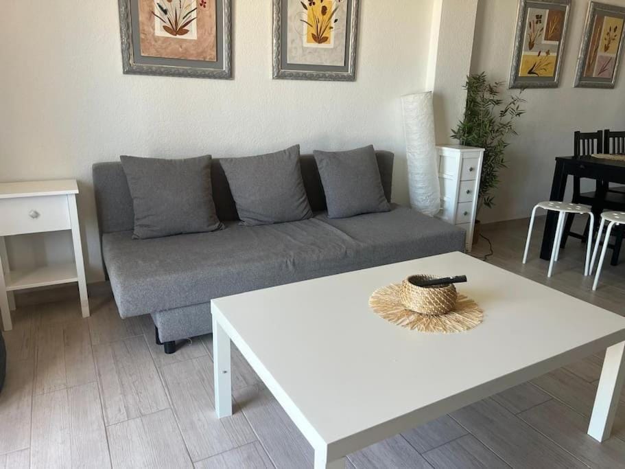 View (from property/room), View (from property/room), Living room, Seating area, Dining area, City view, City view, Landmark view, Landmark view, Mountain view, Mountain view, Street view, Street view, Quiet street view, air conditioner