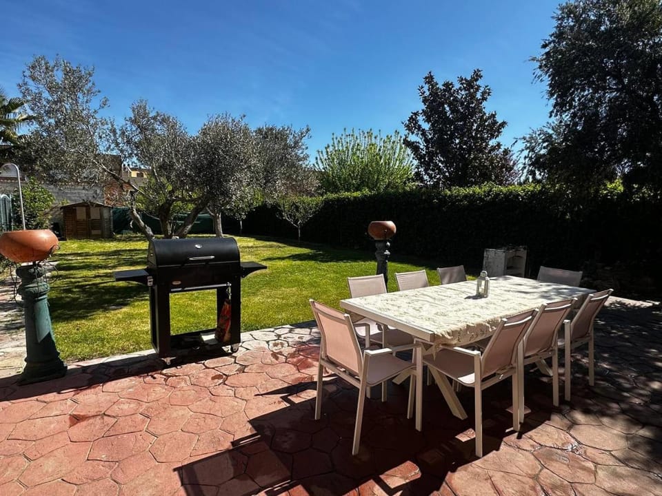 BBQ facilities, Garden