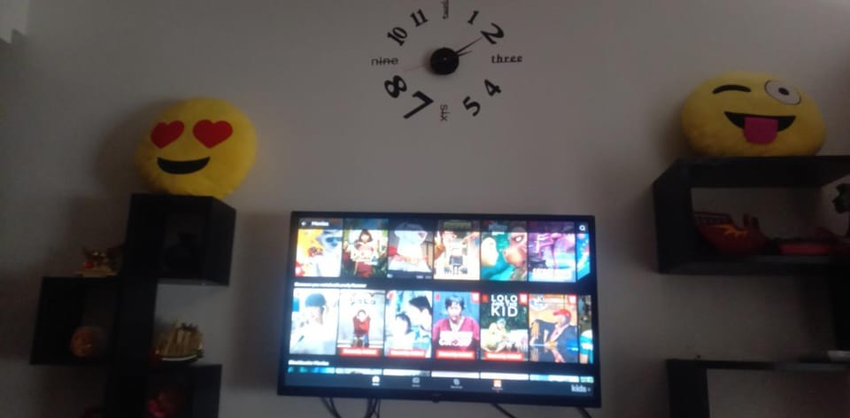 1Bedroom Fully Furnished with Netflix & Free Wifi in Trees Residences Apartment in Quezon City