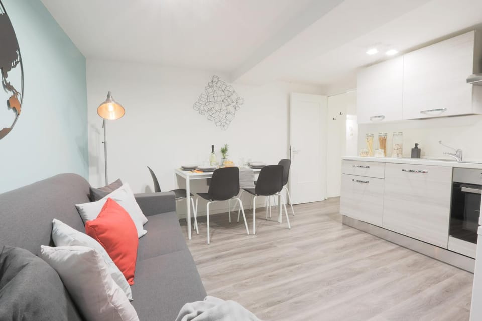 Kitchen or kitchenette, Living room, Dining area, oven, stove