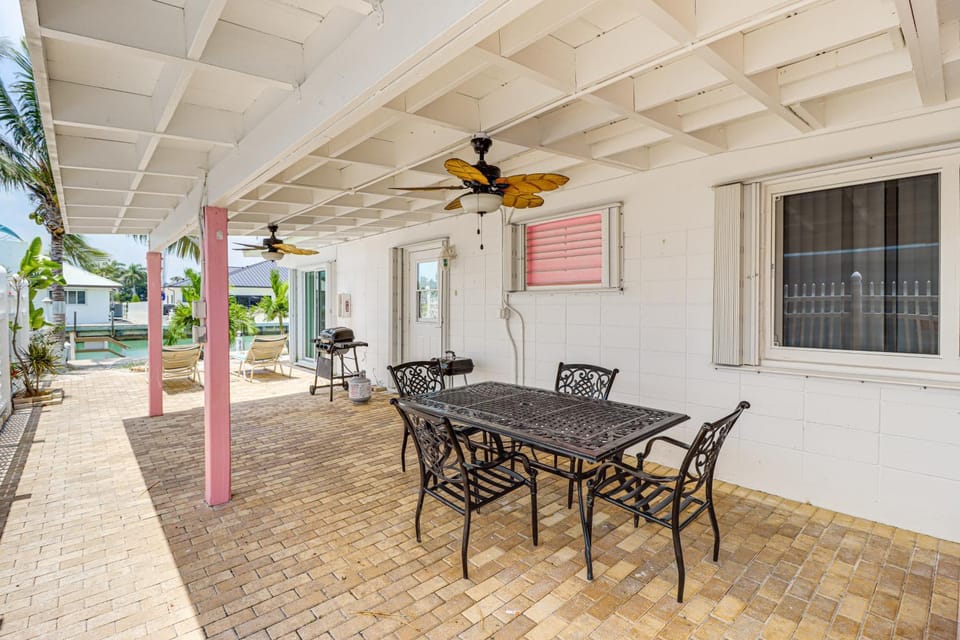 Waterfront Colony Beach Duplex! w/ Golf Cart! House in Key Colony Beach
