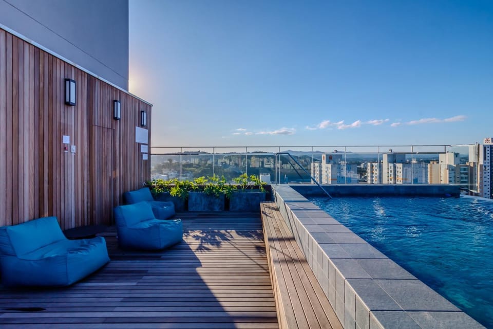 Natural landscape, View (from property/room), Balcony/Terrace, Pool view, Swimming pool, sunbed