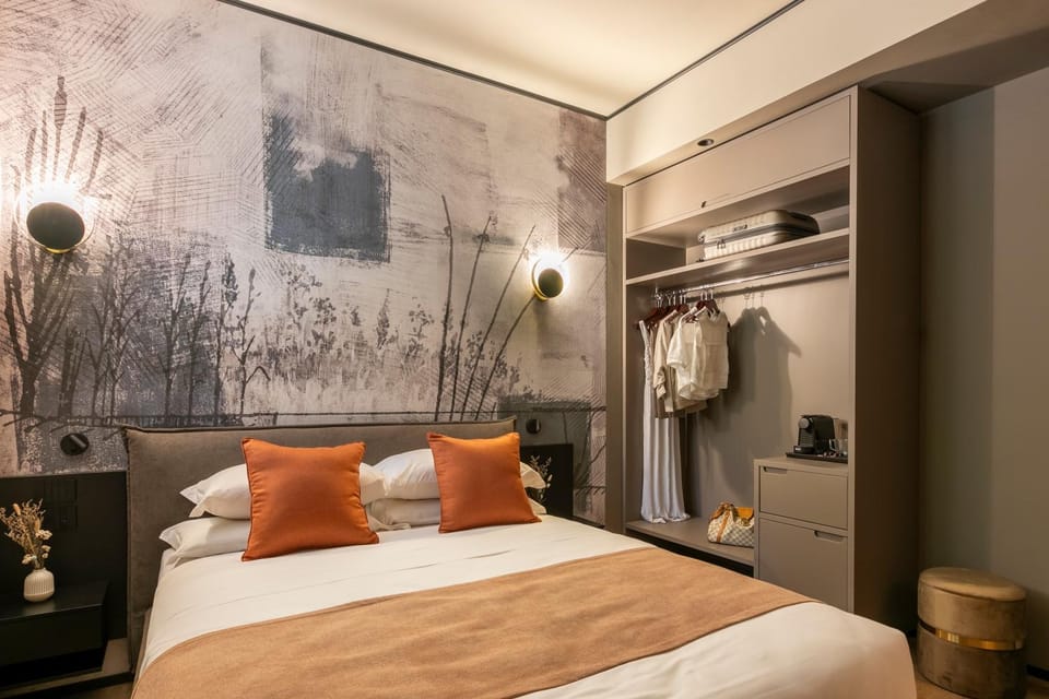 Bedroom, wardrobe